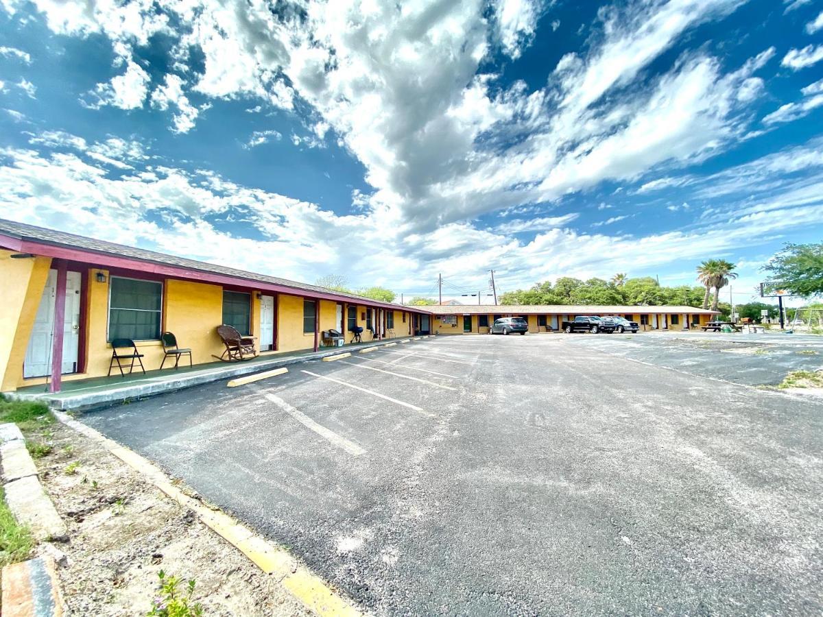 Tropic Motel Aransas Pass Esterno foto